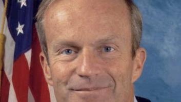 Mitt Romney se desmarca de Todd Akin, su senador ultra antiabortista