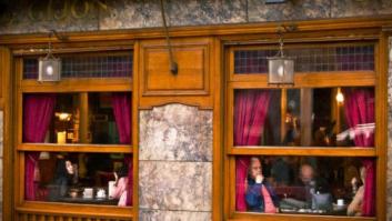 Se salva el Café Gijón: la empresa adjudicataria de la terraza del local renuncia a explotarla