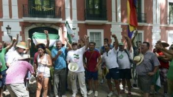 Jornaleros del SAT ocupan el palacio de Moratalla en Córdoba con permiso de su propietario