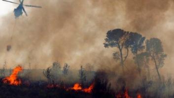 Dos helicópteros se estrellan en Valencia durante las tareas de extinción del fuego en Cortes de Pallás (FOTOS)