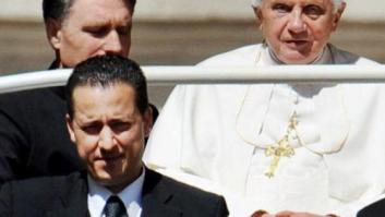 Vatileaks: El mayordomo robó al papa un cheque de 100.000 euros, una pepita de oro y una Eneida del siglo XVI