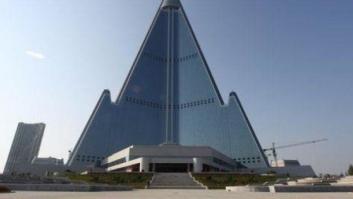 Desvelado el interior del misterioso hotel 'fantasma' Ryugyong en Corea del Norte (FOTOS)
