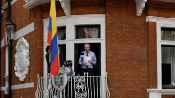 La vida de Julian Assange refugiado en la embajada, "como en una estación espacial"