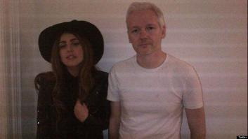 Lady Gaga: visita a Julián Assange en la embajada de Ecuador (FOTO)