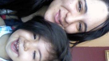 Publica varias fotos de su barriga para mostrar que los cuerpos de gimnasio NO son perfectos