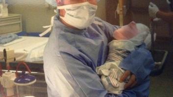 El bonito homenaje de una mujer a la 'mamá extra' de su hija