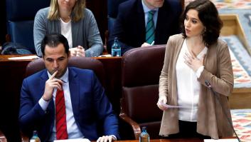 Ayuso acusa a Vox de racista y cuestiona "dónde queda su moral cristiana" por una pregunta sobre menores extranjeros