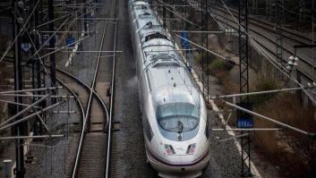 La quema de un coche en la vía del AVE en Girona causa retrasos en varios trenes