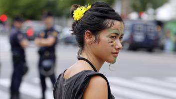 Arturo Fernández, mira: sí hay gente guapa en las manifestaciones (FOTOS)
