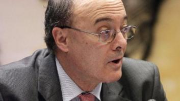 Luis María Linde no ve mejoras en la economía y no descarta una desviación en el déficit