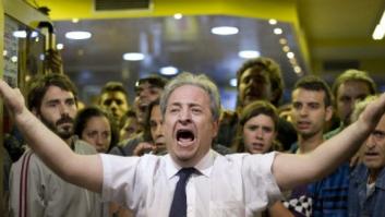 Alberto Casillas, el camarero del 25-S, que votó al PP, protagonista de la Asamblea de IU Madrid