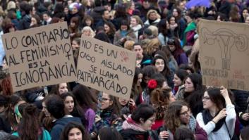 Condenado por aislar de su familia y controlar durante diez años a su esposa