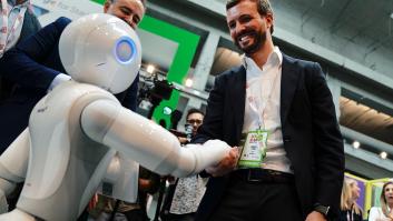 Casado dice que 'The Economist' ha rebajado la calidad democrática de España por culpa de Sánchez, PERO esto es lo que pasa realmente