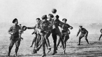 La tregua de Navidad, cuando los soldados cambiaron las armas por el balón