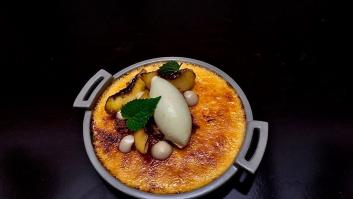 Crème Brûlée con helado de canela