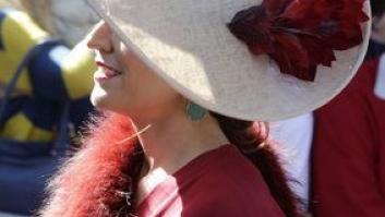 Fotos de la boda de Eva González y Cayetano Rivera: los vestidos y pamelas de las invitadas