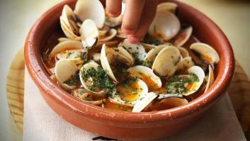 Almejas con chorizo o chistorra