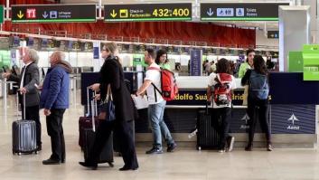 Detenido un hombre por agredir con arma blanca a dos mujeres en el aeropuerto de Barajas