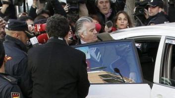 Bárcenas se somete a una prueba caligráfica e insiste en que la letra no es suya