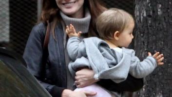 Carla Bruni, nueva canción: así suena lo nuevo de la modelo y ex primera dama y así ha cambiado (VÍDEO, FOTOS)