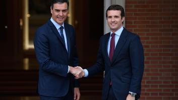 La primera foto de Sánchez con Casado tras el 28-A