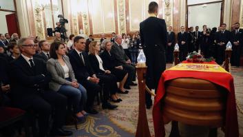 Emoción entre la clase política y la ciudadanía en el adiós a Rubalcaba