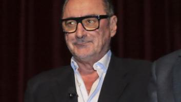 La comentada foto de Carlos Herrera en la Feria de Abril: vas a conocer a muchas de las personas que aparecen