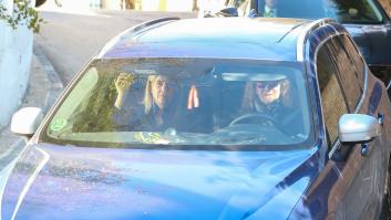 Los reyes eméritos y las infantas Elena y Cristina asisten a una misa en la capilla ardiente de Pilar de Borbón