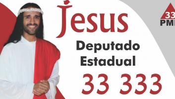 El candidato friki de Canadá que pide el voto mientras lucha contra dragones y robots