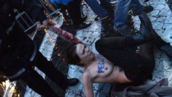 Las activistas de FEMEN vuelven a protestar en 'topless' en el Vaticano (FOTOS)
