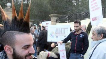 Corralito en Chipre: El Gobierno aplaza la sesión de urgencia y los bancos seguirán cerrados