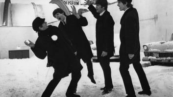 Paul McCartney y John Lennon se masturbaron en grupo con más amigos