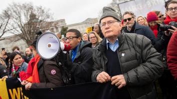 Los actores Joaquin Phoenix y Martin Sheen, detenidos en una manifestación por el clima