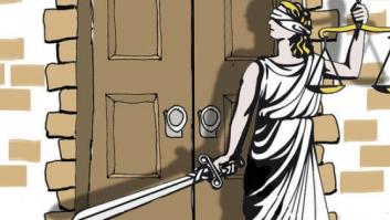 Europa importa: STOP desahucios 'versus' hombres de negro