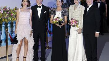 Baile de la Rosa 2013: Carlota Casiraghi y Gad Elmaleh, protagonistas de la fiesta en Mónaco (FOTOS)