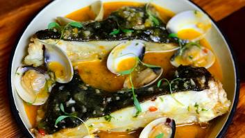Lomo de rodaballo con almejas y salsa vizcaína