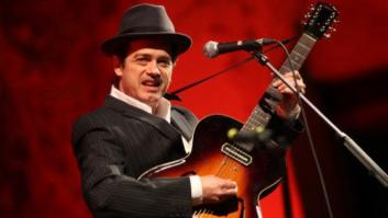 Santiago Auserón defiende su tesis doctoral en la Universidad Complutense