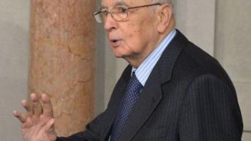 El presidente de Italia, Giorgio Napolitano, descarta dimitir y urge a los líderes a un acuerdo