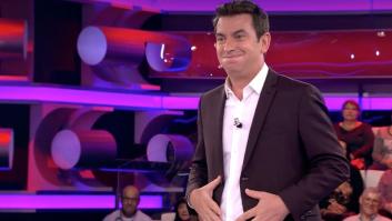 Arturo Valls se queda con esta cara después de la confesión de una concursante
