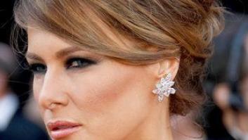 Un cantante protesta contra los vínculos de Dolce & Gabbana con Trump en pleno desfile