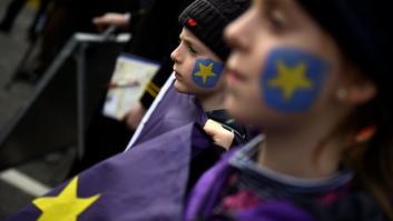 El Parlamento británico vota de nuevo este lunes sus opciones de Brexit en medio del caos