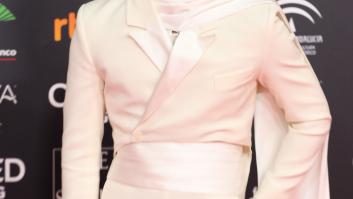 Eduardo Casanova deja a todos alucinados con el 'look' que ha llevado en los Goya 2020