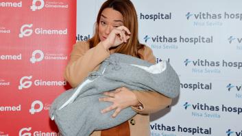Las lágrimas de Toñi Moreno al salir del hospital con su bebé