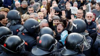 Vuelven los disturbios a Barcelona: barricadas y enfrentamientos con los Mossos