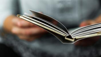 Una biblioteca arrasa en Twitter al compartir lo que alguien usó como marcapáginas