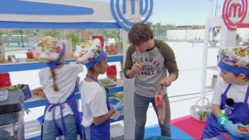 TVE da explicaciones por esta imagen: "El acto no es el apropiado para un programa como 'MasterChef"