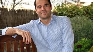 Twitter se mofa de Aguado (C's) por la foto que ha usado para quejarse del 'top-manta' en Madrid