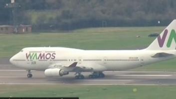 Los españoles repatriados de Wuhan aterrizan en el Reino Unido en su camino hacia Madrid