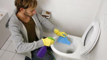 Adiós a limpiar el baño una hora: una experta en limpieza indica los minutos que deberías dedicarle