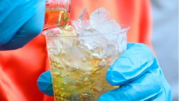 Brindis por Anagrama, Tusquets, López de Lamadrid y Galdós en la Feria del Libro de Madrid